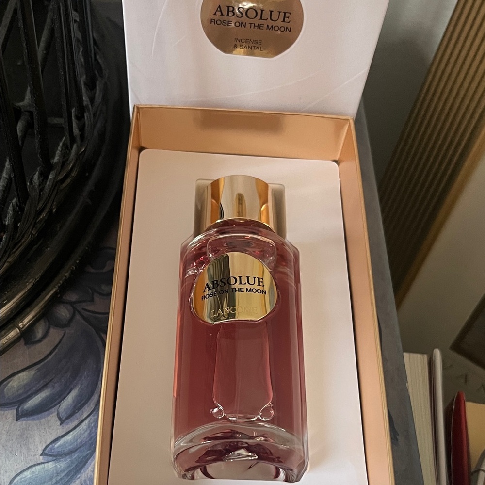 New in box Absolue Rose on the Moon Pink Eau de Parfum